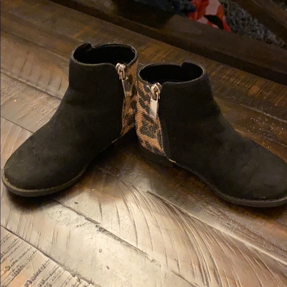 Kenneth Cole ankle boot